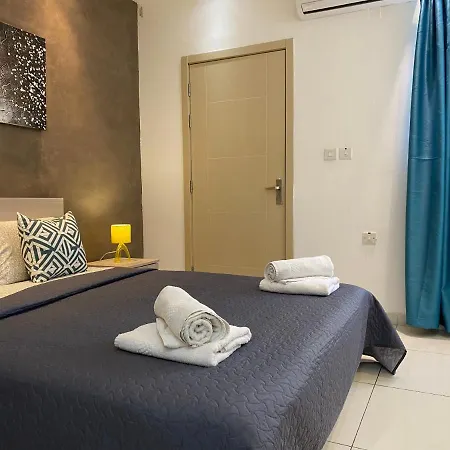 Off The Ferries Sliema Apartment * Sliema