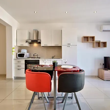 Apartament Off The Ferries Sliema Apartment *