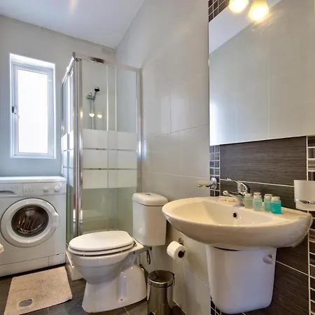 Apartament Off The Ferries Sliema Apartment